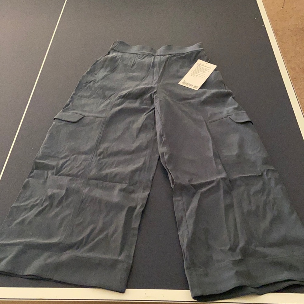 Lululemon Metropolis Marven HR Crop